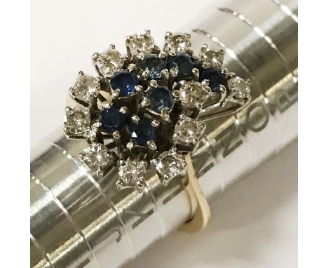 18CT GOLD SAPPHIRE &amp; DIAMOND RING