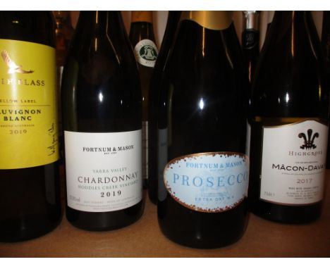 Twelve mixed bottles of white wine and Prosecco to include Chardonnay, Pouilly-fume 