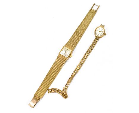 TISSOT; a lady's 9ct gold cased wristwatch, the square dial set with batons, with 9ct gold textured strap, with a Sovereign 9