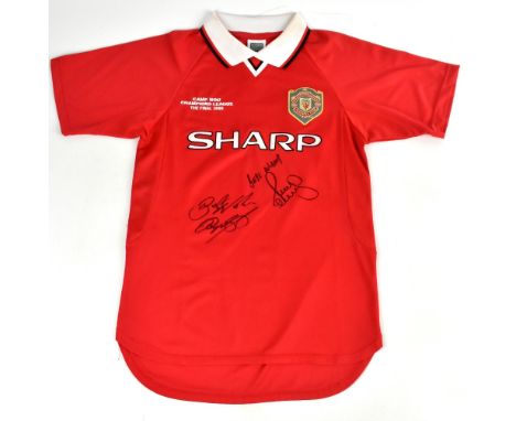 MANCHESTER UNITED; a 1999 Camp Nou retro style shirt, signed to the front Scholes and Giggs, size S.Additional InformationCre