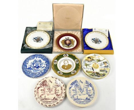 WINSTON CHURCHILL: a collection of commemorative ceramics to include two boxed Paragon plates, a Spode The Churchill Plate, a