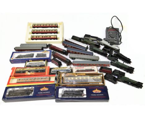 A large collection of Hornby, Bachmann and Graham Farrish locomotive, carriages and assorted accessories, including a Bachman