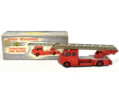DINKY; a 956 Turntable Fire Escape, boxed.Additional InformationMinor rips/tears, discolouration to the box, paint losses, mi