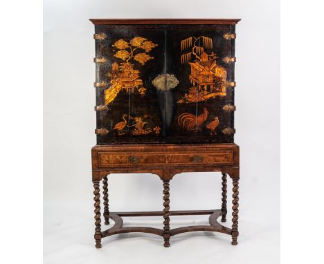 LATE SEVENTEENTH/ EARLY EIGHTEENTH CENTURY ENGLISH CHINOISERIE LACQUERED CABINET ON ASSOCIATED STAND, the cabinet with moulde