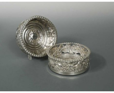 mark of William Theobalds, London 1837, the sides of each with pierced decoration depicting vine leaves, tendrils and bunches
