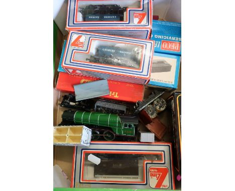 Selection of O gauge railway including various stock, rolling stock, BR4801 engine, boxed Pico service cradles etc 