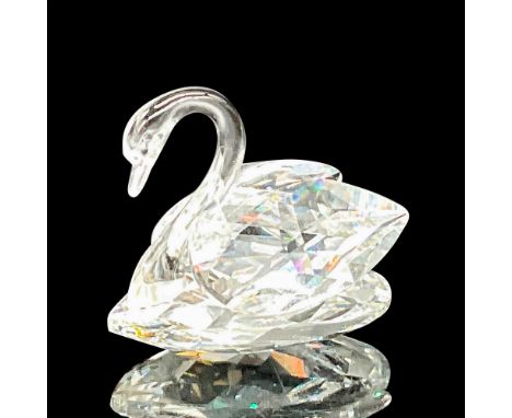 Elegance. Charm. Bring home the medium swan as he paddles gracefully on the serene waters of a lake. In faceted clear crystal