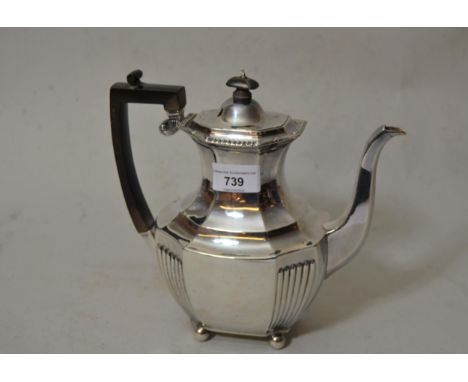 Late Victorian silver coffee pot of octagonal and fluted design, London 1896, 19 troy oz. 