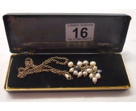 Silver and pearl necklace