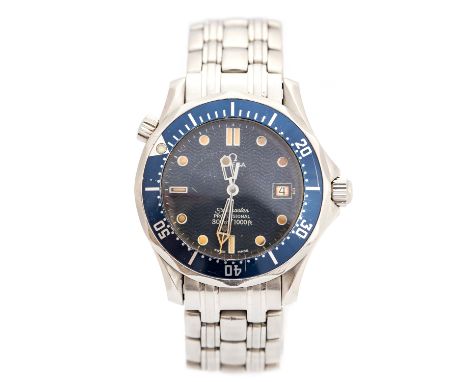 Omega, gent's steel Omega Seamaster Professional wristwatch, blue enamel rotating bezel, 3cm circular black dial with dot and