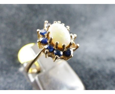 9 ct gold vintage opal & sapphire ring. Size N.