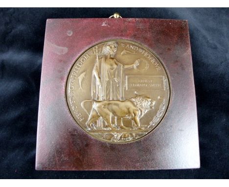 Reproduction mounted bronze WWI death plaque awarded to Earnest Edward Smith