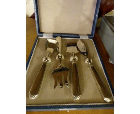 Cased set of silver plated serving flatware