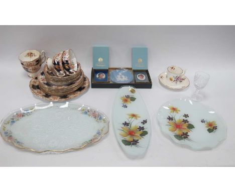 Early XX Century Sailsbury Tea Ware, Crown Derby coffee cups, Fiesta glass dishes and card set, etc:- One Tray.