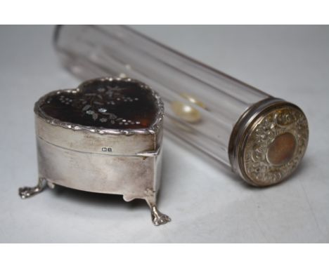 A HALLMARKED SILVER LIDDED VANITY JAR - BIRMINGHAM 1916, containing a small selection of vintage hat pins, together with a he