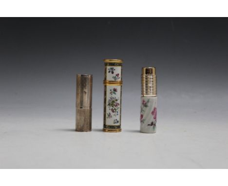 A HALCYON DAYS V&amp;A DESIGN ENAMEL CASED CYLINDRICAL ATOMISER, H 8.5 cm, together with a silver atomiser marked 925 DJ and 