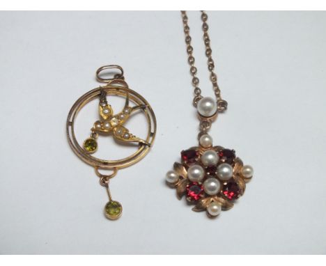 AN EDWARDIAN YELLOW METAL SEED PEARL AND GARNET SET PENDANT ON CHAIN, indistinct marks to reverse, together with a seed pearl