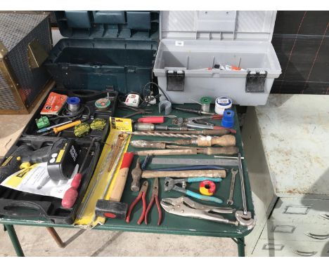 A LATHE QUANTITY OF VARIOUS TOOLS 
