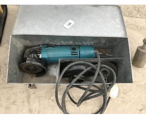 A MAKITA ANGLE GRINDER - MODEL 9501B WITH CASE - SOLD IN WORKING ORDER 