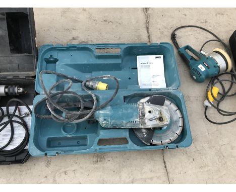A MAKITA 110 VOLT HEAVY DUTY ANGLE GRINDER WITH TUNGSTEN BLADE - MODEL GA9020 WITH CASE AND INSTRUCTION MANUAL - SOLD IN WORK