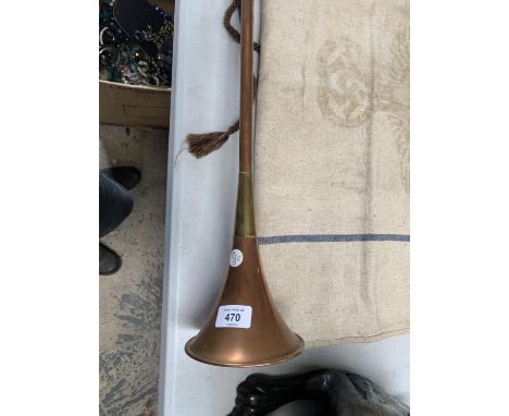 A VINTAGE COPPER HUNTING HORN 