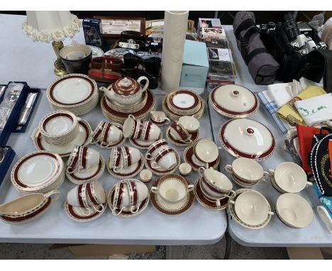 A LARGE COLLECTION OF CROWN DUCAL A.G.R DINNER WARE TO INCLUDE TEAPOT, PLATES, JUGS ETC 