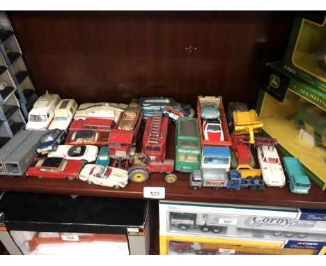 A LARGE ASSORTMENT OF VINTAGE DIE CAST MODEL VEHICLES, DINKY, CORGI ETC 