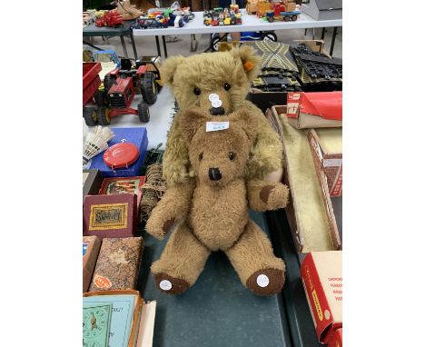 TWO VINTAGE TEDDY BEARS 