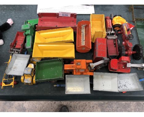 A MIXED GROUP OF VINTAGE DIE CAST FARM MODELS, TRACTOR ETC 