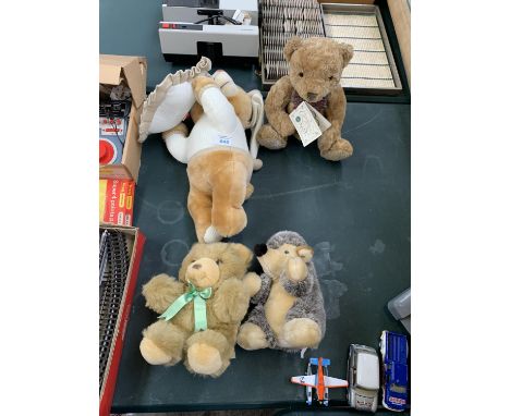 A COLLECTION OF FOUR VINTAGE TEDDY BEARS 