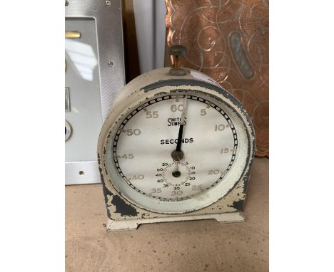 A VINTAGE METAL SMITHS TIMER CLOCK 