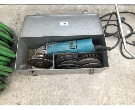 A MAKITA ANGLE GRINDER - MODEL 9505BH WITH CASE - SOLD IN WORKING ORDER 