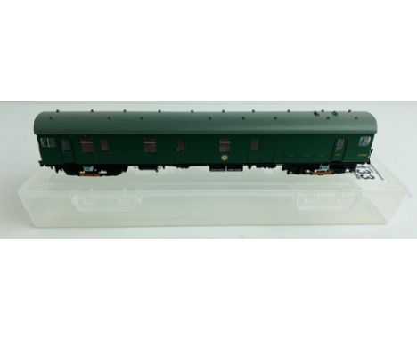 Bachmann OO BR Green MLV Parcels Car - Comes in Plastic Case Box. P&amp;P Group 1 (£14+VAT for the first lot and £1+VAT for s
