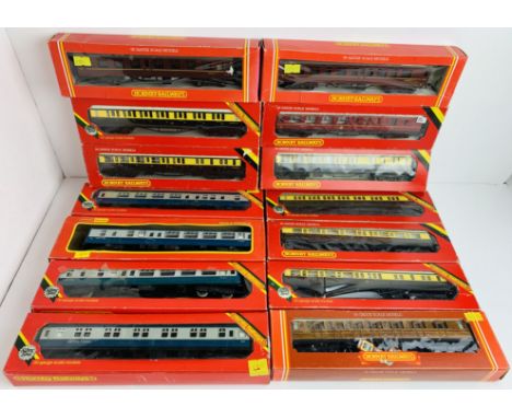 14x Assorted Hornby OO Scale Passenger Coaches - All Boxed. P&amp;P Group 3 (£25+VAT for the first lot and £5+VAT for subsequ