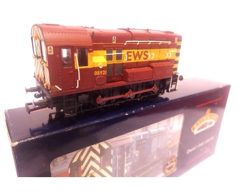 Bachmann 32-103 class 08 Diesel 08921 EWS, handrail damaged. P&amp;P Group 1 (£14+VAT for the first lot and £1+VAT for subseq