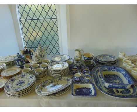 An extensive collection of blue and white wares including a Spode Italian pattern rectangular serving dish, matching plate an