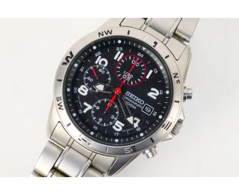 A Seiko chronograph wrist watch, ref 7T92-0DX0, black dial with luminous hands and markers. [W]Condition Report: Not currentl
