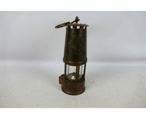 A Protector Lamp & Lighting Co Ltd safety lamp, Type 6, 25 cm (h) not including handle. [W]