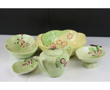 Five pieces of vintage Carltonware 'Australian Design' to include a teapot