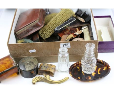 A box of mixed collectables to include faux tortoiseshell boxes, snuff box and vanity collectables.
