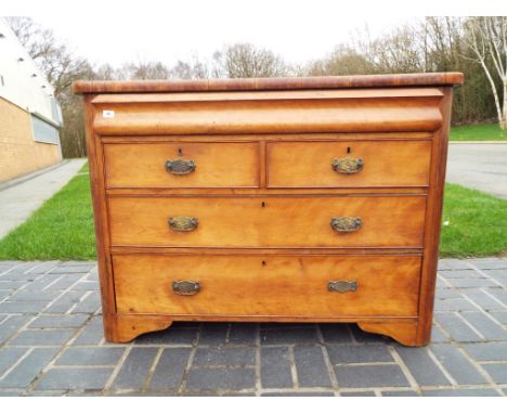 A good quality two over two chest of drawers 89 cm (h) x 122 cm x 55 cm