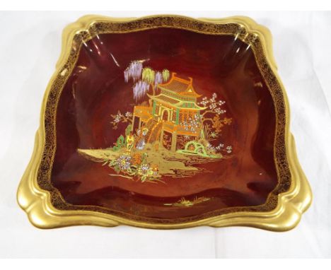 Carlton Ware - a Rouge Royale pedestal bowl with gilded decoration depicting a pagoda, 5.5 cm (h) x 22 cm x 22 cm - Est £20 -