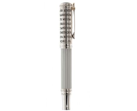 MONTBLANC FOUNTAIN PEN "GAIUS CILNIUS MAECENAS".White and silver lacquered resin barrel.Rhodium-plated 18 Kts gold nib, M-poi