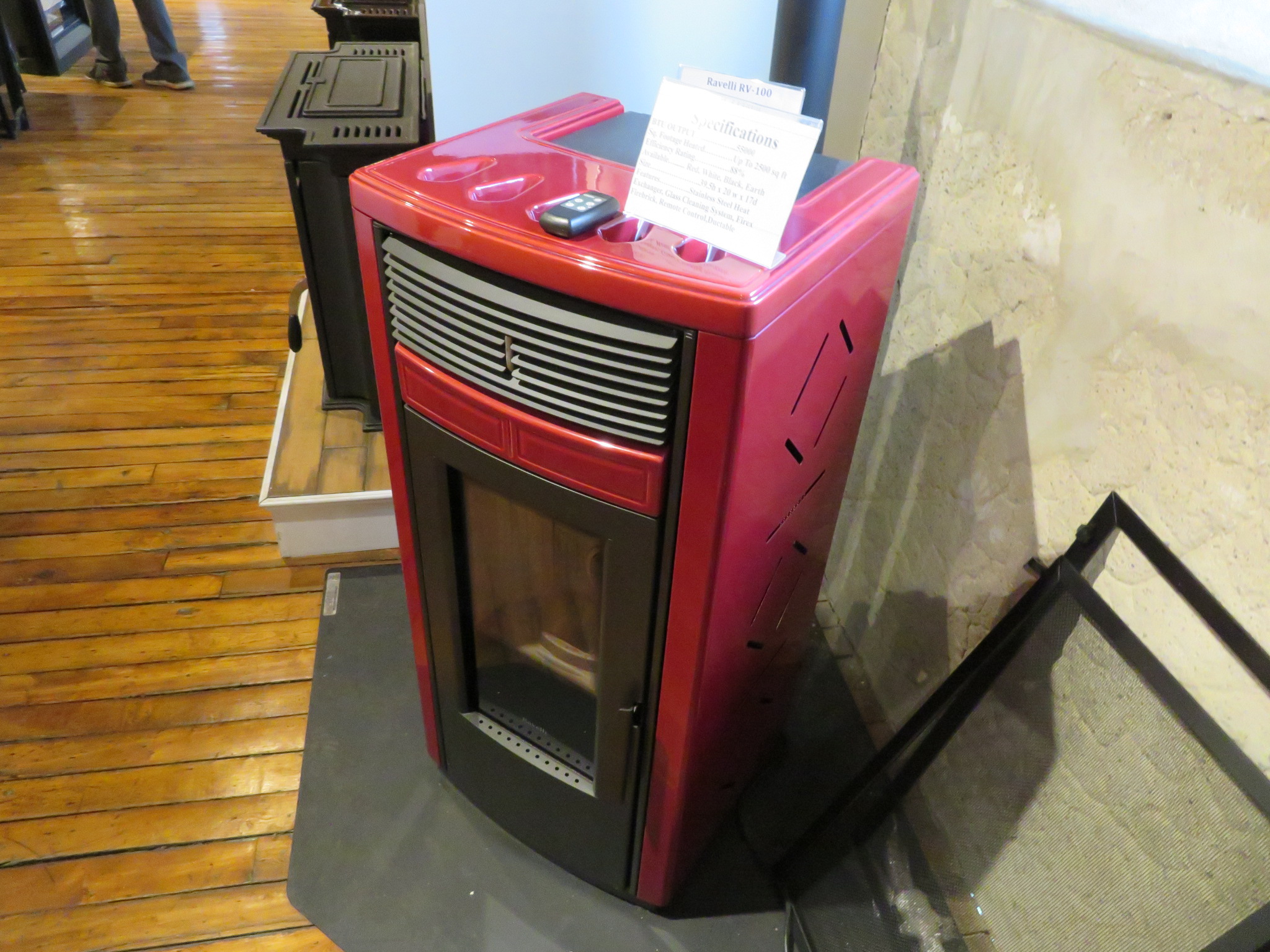Ravelli RV100 Pellet Stove (See Tags) (Orig Retail 3,499)