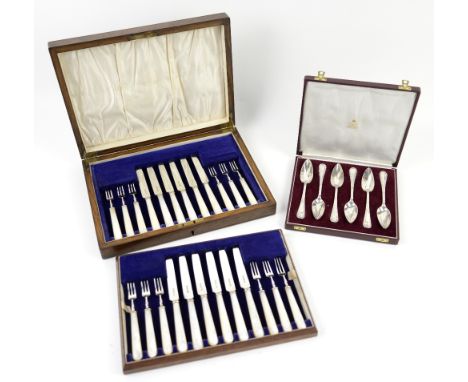 Cased set of silver and mother-of-pearl dessert knives and forks, with a cased set of silver grapefruit spoons (2)