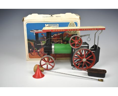 A boxed Mamod TE1a Traction Engine Steam Roller. 