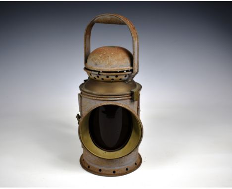 Railwayana - GWR Great Western Railway Guard's Hand Lamp the lamp etched to side GWR, makers plaque beneath, red lens cracked