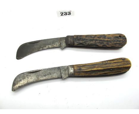 Turner &amp; Co 'Cutler to His Majesty', 'Encore' on blade, stag scales, 10cm; Westhill, Sheffield, stag scales, 11cm. (2)