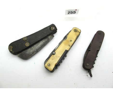 Multi-Blade Knife Made in France, Pilatus G. Stahl multi-blade and Footprint with heavy riveted scales, 10cm closed. (3)