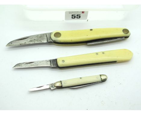 A. Wright Sheffield, faux scales, two blades, brass linings, 10.5cm; Saynor, faux scales, one blade, steam splitter, stem lin